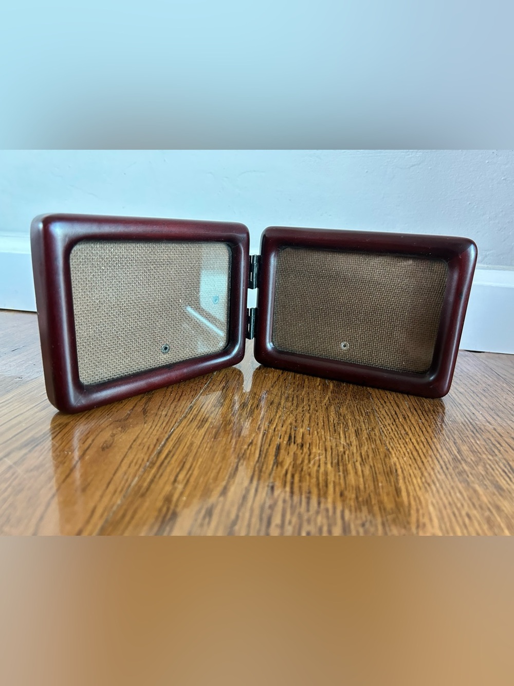 Vintage Burgundy Wood Folding Double Photo Frame Burlap 3.5x5
